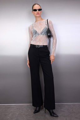 Beyaz Regular Fit Kay?k Yaka Dantel Esnek Orme Bluz TWOSS23BZ00795