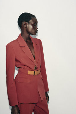 WIDE BELT BLAZER