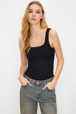 TRENDYOLMILLA Ekru Kare Yaka Fitted/Vucuda Oturan Soft Touch/Yumusak C?tc?tl? Esnek Orme Body TWOSS24BD00001