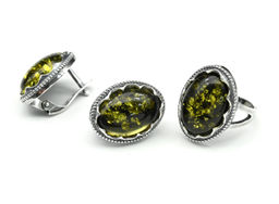 Кольцо Серьги с янтарем имитация размер 17