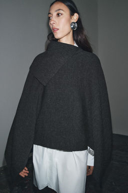 ASYMMETRIC NECK WOOL CAPE - Zara фото 5