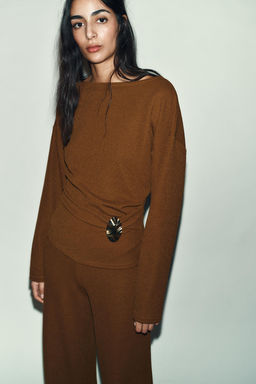 TEXTURED TOP WITH BUCKLE - Zara фото 2