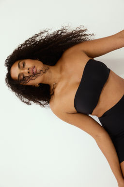 Sujetador bandeau de microfibra con relleno - H&m фото 4