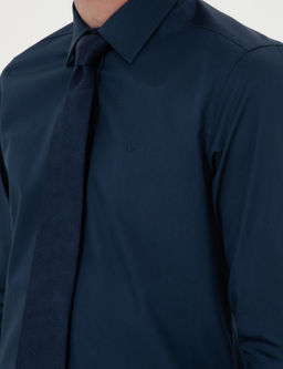 Классическая хлопковая рубашка узкого кроя темно-синего цвета - Cacharel фото 7