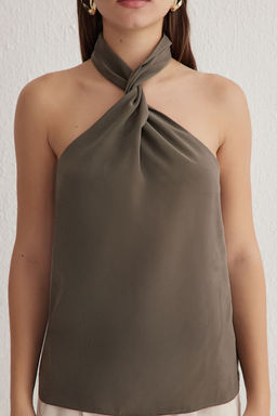 Haki Modal Halter Yaka Boyundan Dugumlu Dokuma Bluz TWOSS25BZ00247