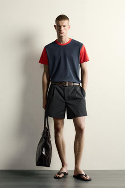 CAMISETA REGULAR FIT COLOR BLOCK / rojo/marino