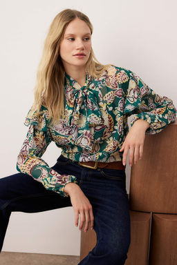 Yesil-Cok Renkli Sifon Sal Desenli Fular Yaka Dokuma Bluz TWOAW26BZ00277