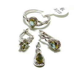 Комплект ювелирной бижутерии German Silver кольцо, подвеска и серьги с Султанитом и фианитами