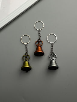 Цена за 12 шт. Брелок металл "Колокольчик - влюблённые в сердце" МИКС 4,9х2,8х2,8 см