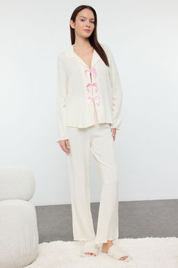 Trendyolmilla Ekru Kurdele/Fiyonk ve Biye Detayl? Viskon Dokuma Pijama Tak?m? THMAW25PT00032 фото 3