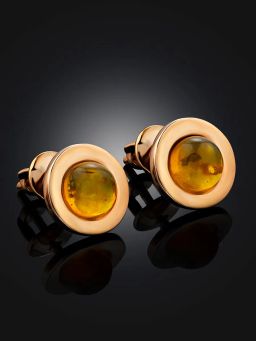 Небольшие яркие серьги-гвоздики из позолоченного серебра с янтарём Кнопочка - Амберхолл фото 2