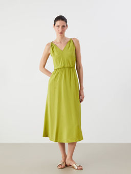 V Yaka Belden Oturtmal? Elbise