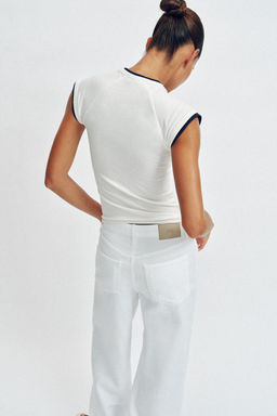 CAMISETA EFECTO DOBLE MANGA CORTA / Blanco roto