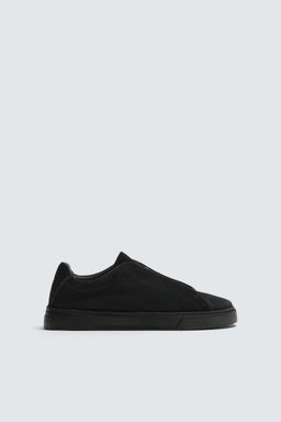 ZAPATILLA PIEL / Negro