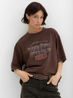 Футболка женская коричневая с надписью burning metal - Mark formelle фото 5