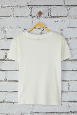 Ekru Kugu Bask?l? Fitted/Vucuda Oturan Orme T-Shirt TWOSS25TS00095
