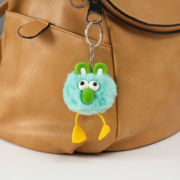 Брелок для ключей на кольце Пушистик. Большеглазая ворона, на сумку, рюкзак, зелёный, 9.5?6?6 см
