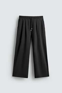 PANTAL?N JOGGER PLIEGUES SOFT / Negro