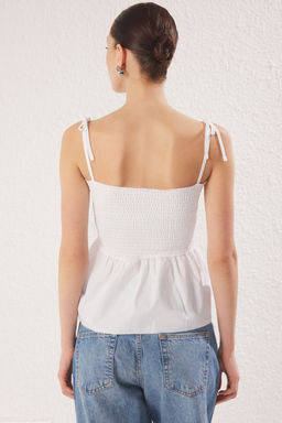 Trendyolmilla Siyah Pamuklu Poplin Detayl? Fitted Ask?l? Gipeli Esnek Orme Bluz TWOSS24BZ00393  фото 5
