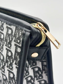 Sunflower Косметичка женская 900, чёрный