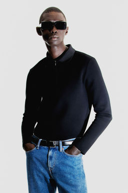 Polo efecto neopreno con media cremallera Slim Fit