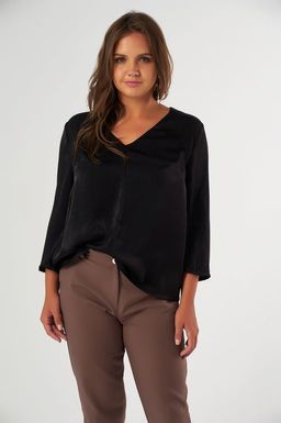 Блузка нарядная с кружевом большого размера черная