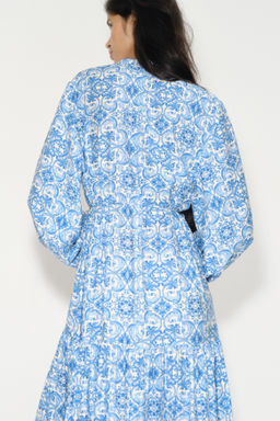 Vestido escalonado con dise?o estampado - H&m фото 6