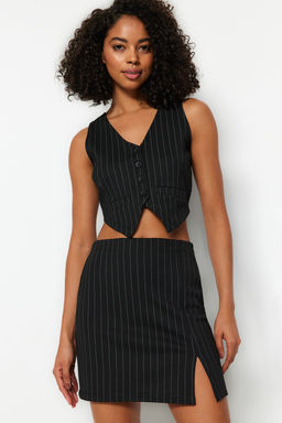 Siyah Regular Dugme Detayl? Cizgili Crop Yelek TWOSS23YE00037