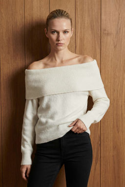 Ekru Yumusak Dokulu Carmen Yaka Triko Kazak TWOAW20KZ1519