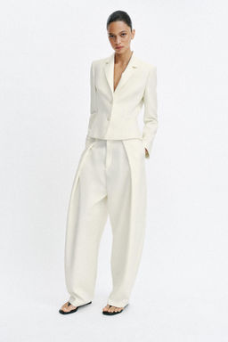 BLAZER ENTALLADA HOMBRERAS / Crudo
