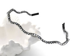 Ободок для волос Волна с цирконом, цвет серебристый