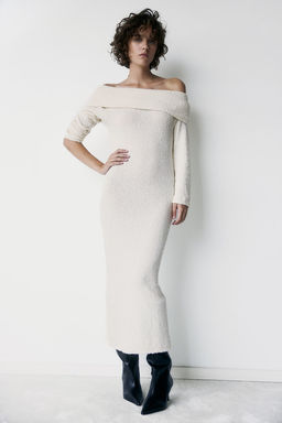 Vestido off-the-shoulder en punto boucle