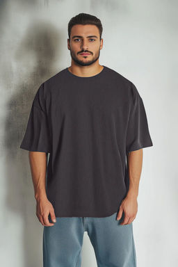 TRENDYOL MAN Buyuk Beden Basic Gri Oversize/Genis Kesim Dokulu K?r?smaz Ottoman T-Shirt TMNSS25BF00013