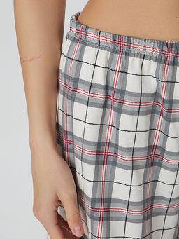 КОМПЛЕКТ ЖЕНСКИЙ (ДЖЕМПЕР, ШОРТЫ)