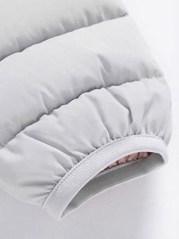 Куртка женская стёганая с капюшоном с графеновой подкладкой светло-бежевого цвета 9624_1SB