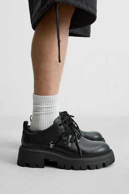 MULTI-EYELET CHUNKY SHOES