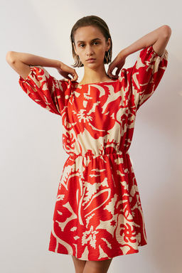 Vestido con mangas globo