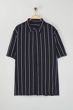 Lacivert Oversize Fit K?sa Kollu Cizgili Etamin Yazl?k Buyuk Beden Gomlek TMNSS25AX00003