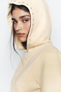 HOODIE WITH STUDS - Zara фото 13