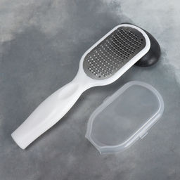 Пилка для пяток, металлическая, односторонняя, с футляром, 20.5 см, белая