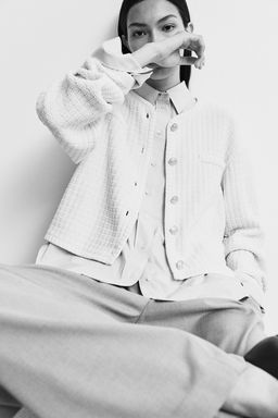 Cardigan corto en punto con textura - H&m фото 2