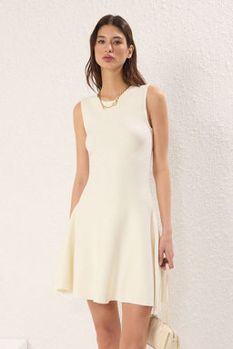 TRENDYOLMILLA Ekru Viskon Kar?s?ml? Mini Bisiklet Yaka Peplum Triko Elbise TWOSS25EL00309