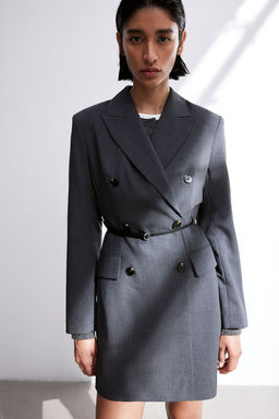 Vestido blazer con cinturon
