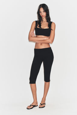 PANTAL?N CAPRI STRETCH / Negro
