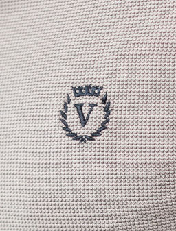 Лонгслив из фактурного трикотажа с плетеным воротником поло с застежкой на пуговицы - Vilatte фото 2