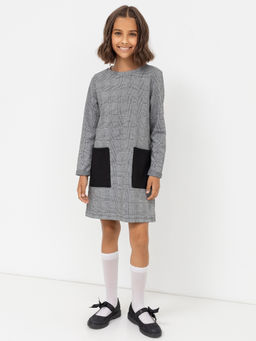 Прямое платье в клетку с накладными черными карманами для девочек