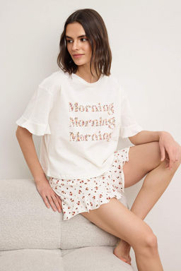 Trendyolmilla Beyaz-Cok Renkli %100 Pamuklu Cicekli ve Sloganl? Volanl? Sortlu Orme Pijama Tak?m? THMSS25PT00204  фото 12