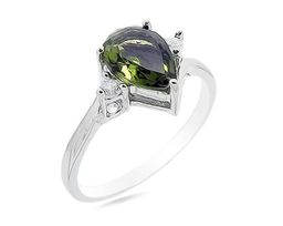 Кольцо из серебра оливковая шпинель, Трель