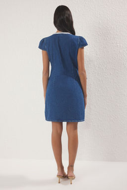 Mavi Dantel Detayl? Kruvaze Baglamal? Mini Denim Elbise TWOSS25EL00740 - Trendyolmilla фото 4