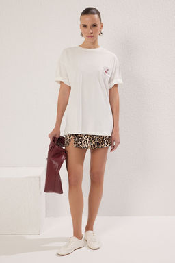 TRENDYOLMILLA Ac?k Mavi %100 Pamuk Oversize/Genis Kal?p On Arka Bask?l? Orme T-Shirt TWOSS25TS00059  фото 9